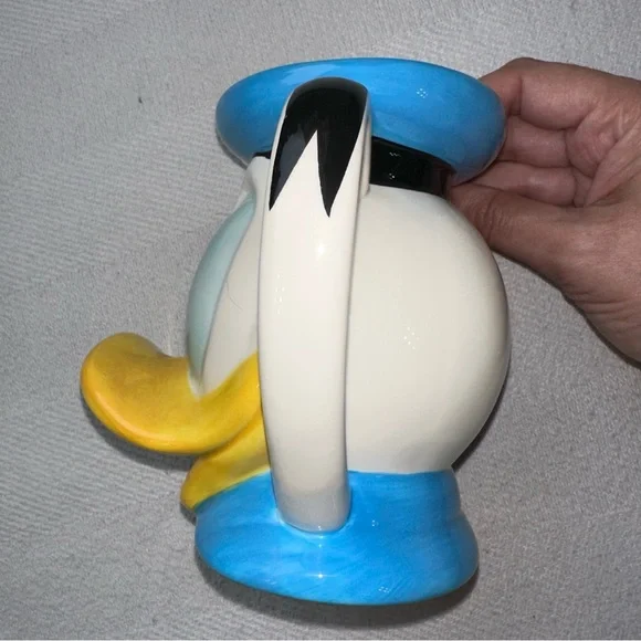 Disney’s 3-D, Donald Duck, ceramic coffee, tea mug cup 5 inches - Picture 5 of 9